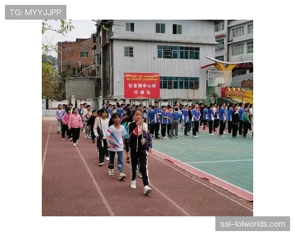 篮球公益项目走进山区小学，退役球员担任教练