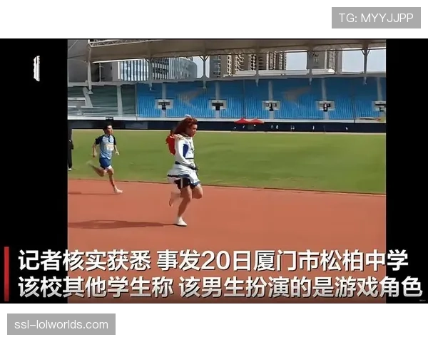 终点线后的拥抱：竞争对手搀扶抽筋车手走过医疗点，展现体育精神