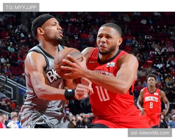 特写：关键回合，球队舍弃三分战术选择中距离单打锁定胜局